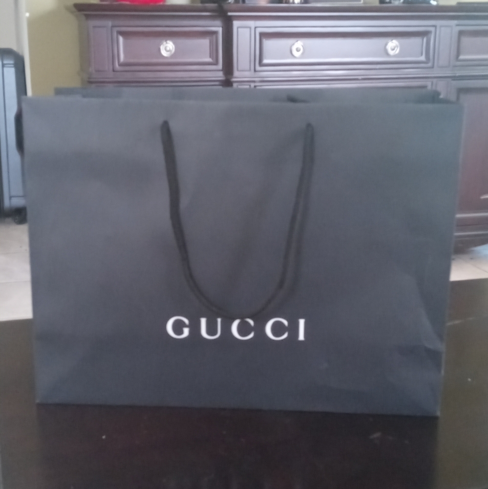 Large Gucci shopping bag